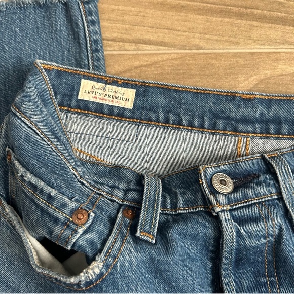 Levi’s 501 Jeans - Picture 4 of 8